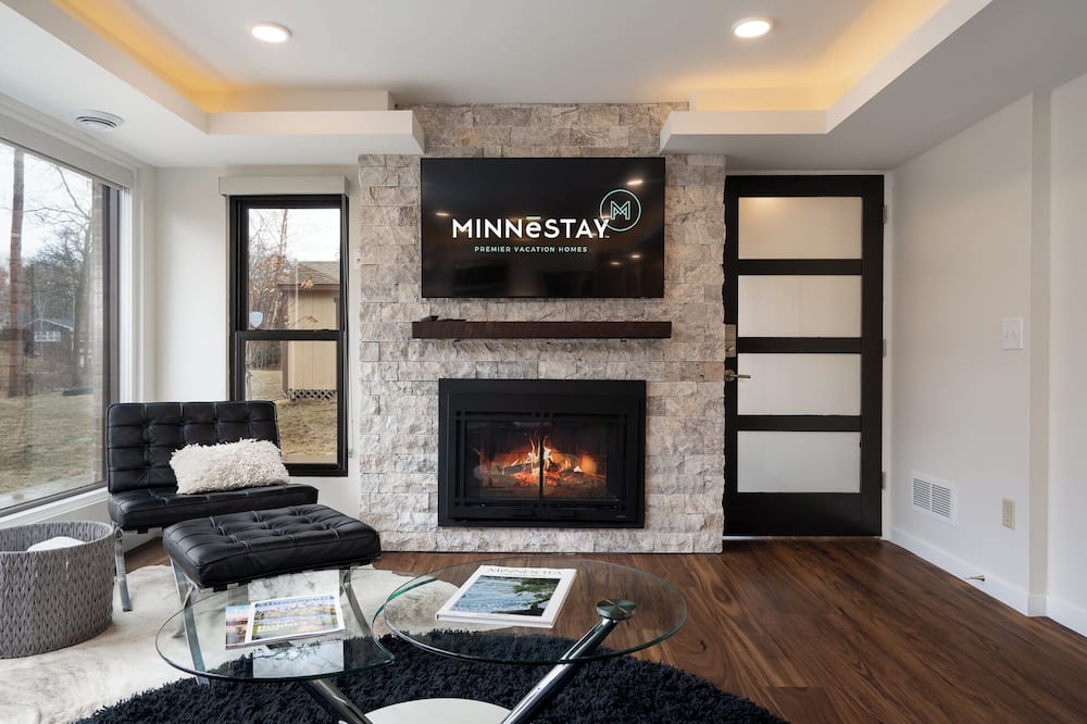 Bassett Creek Retreat - Oak Park, MN