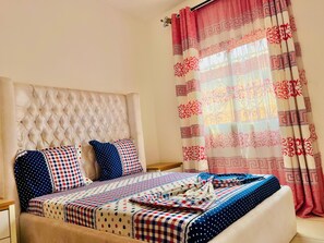 4 bedrooms, iron/ironing board, WiFi, bed sheets - Grand appartement de 3 chambres proche de restaurants (Yaoundé)