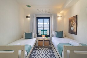 3 bedrooms, iron/ironing board, Internet, bed sheets