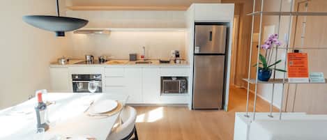 Apartment | Private kitchen | Cookware/dishes/utensils, dining tables