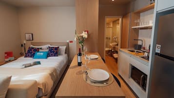 1 habitación, muebles diferentes, wifi gratis y ropa de cama