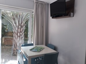 Dining - Urgent Location mobil home luxe juillet et août ds camping 5☆ à Argeles sur Mer (Argelès-sur-Mer)