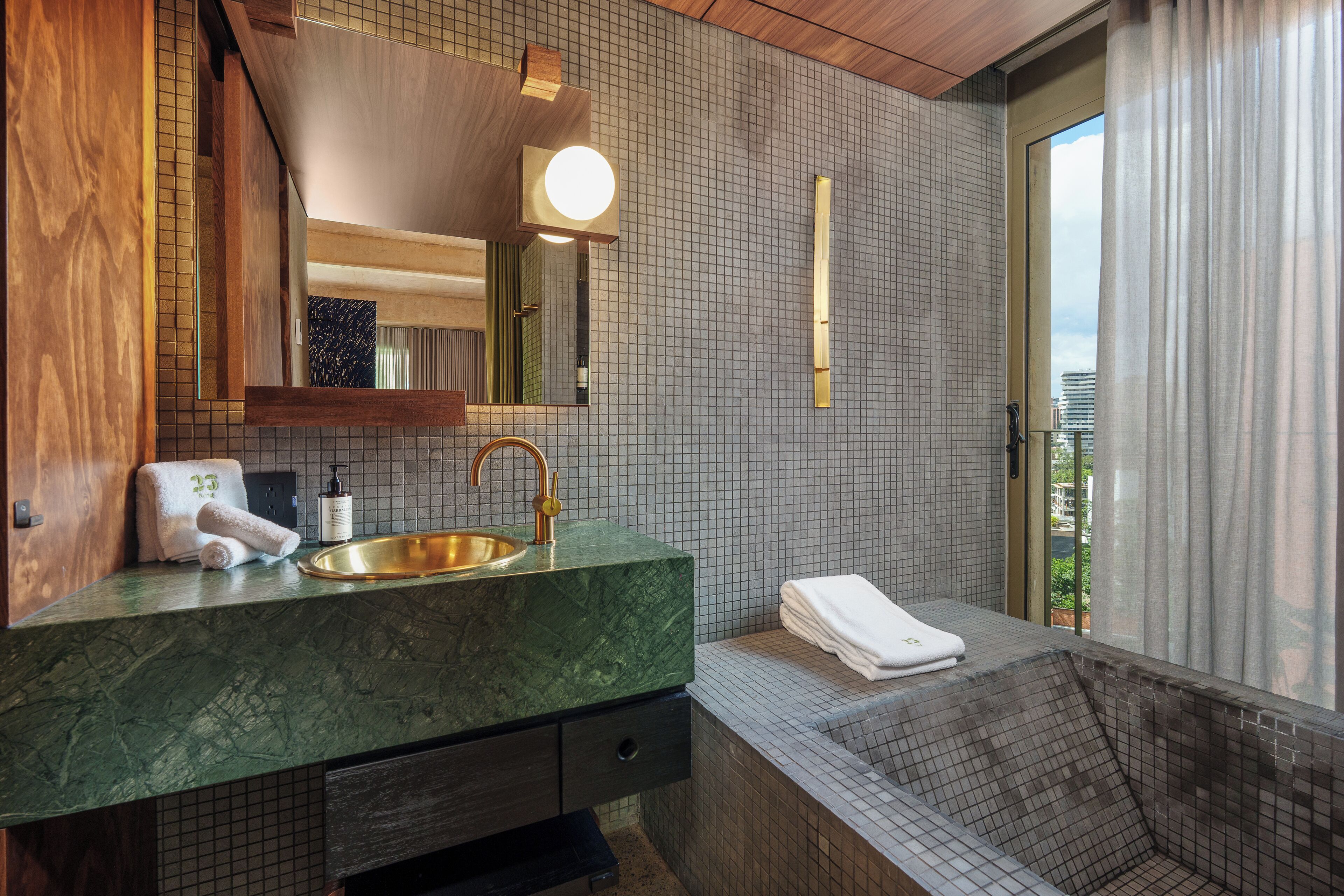 Superior Apartment, Hot Tub | Bathroom
