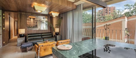 City Studio Suite | Living area