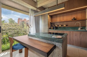 City Studio Suite | Living area