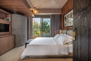 Caja de seguridad en la habitación, escritorio y cortinas blackout 