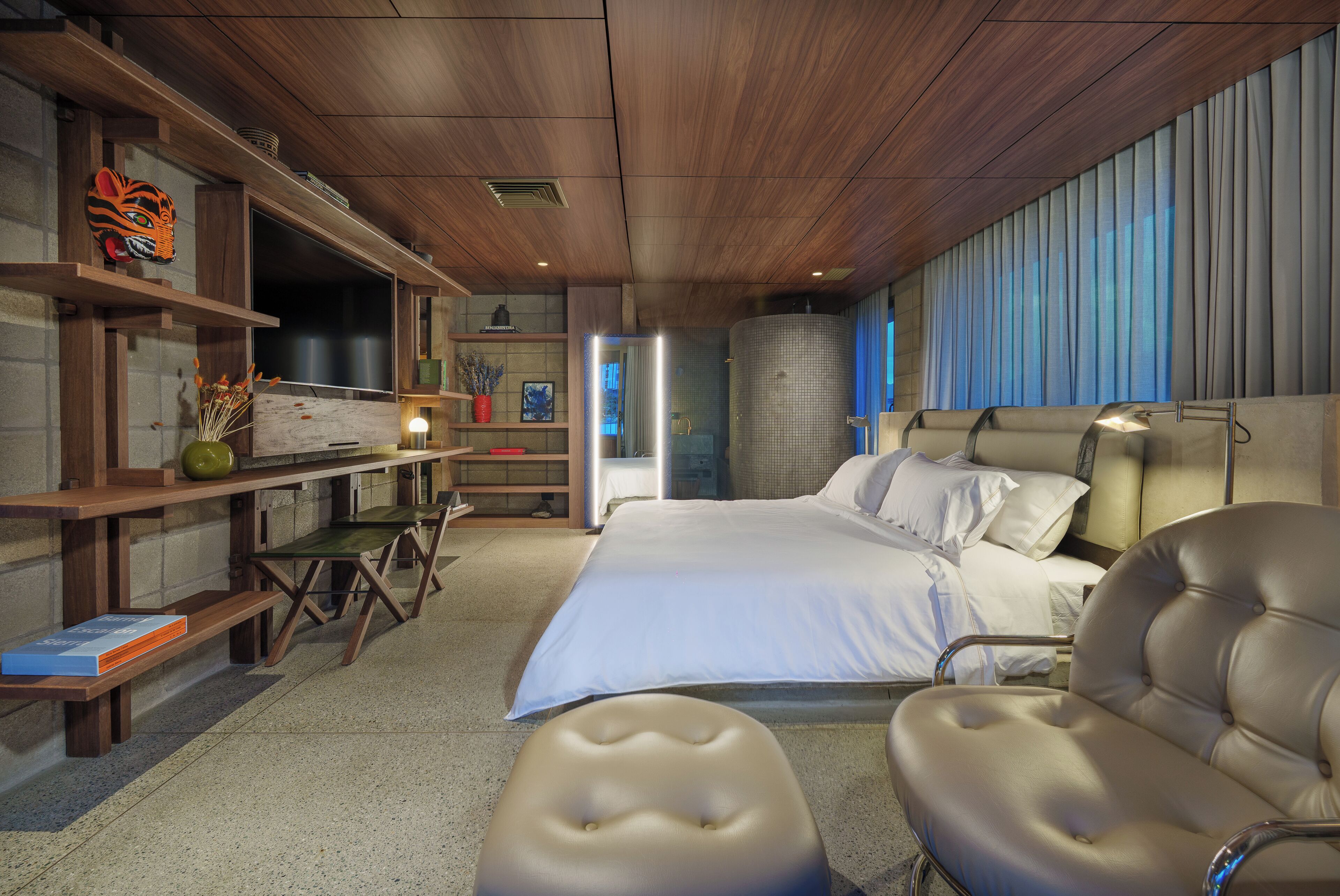 Premium Suite, Hot Tub, City View | Premium bedding, in-room safe, blackout drapes