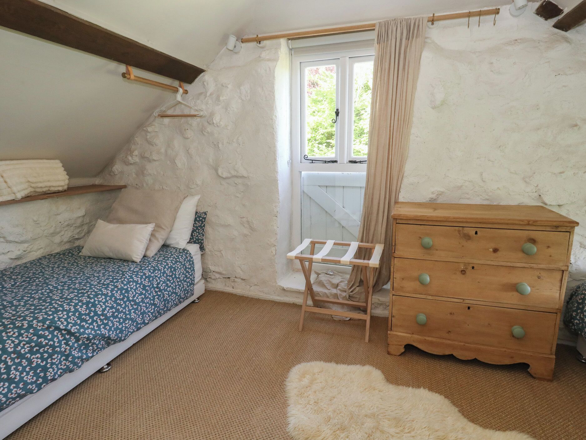 Cottage | 2 bedrooms, individually decorated, individually furnished, free WiFi
