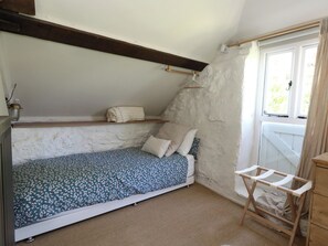 Cottage | 2 bedrooms, individually decorated, individually furnished, free WiFi - The Old Flax Shop (Bridport)