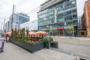 Exterior - Prime Downtown Location | Lux King West 1 BD Unit | Near TTC, Cafes, Restaurants (Toronto)