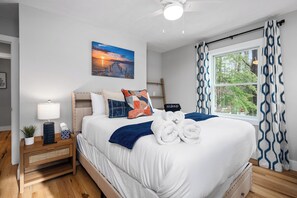 3 bedrooms, desk, iron/ironing board, free WiFi