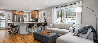 Newly built modern gem w/ Sanford Lake access close to Traverse City & Dunes