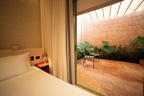 Senior Apartment | In-room safe, laptop workspace, blackout drapes, iron/ironing board - GRES Apartamentos (Medellín)