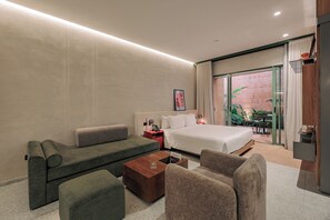 32-英寸智能电视（配备有线频道）