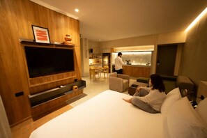 Senior Apartment | In-room safe, laptop workspace, blackout drapes, iron/ironing board - GRES Apartamentos (Medellín)