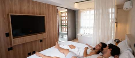 Premium Apartment | In-room safe, laptop workspace, blackout curtains, iron/ironing board