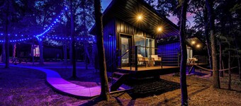 Wooded Romantic Cabin near LBJ Grasslands - Book 1 or All 4 Cabins