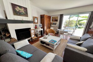 Living area - L'R de Ré, charming house with swimming pool and large garden. (Sainte-Marie-de-Ré)