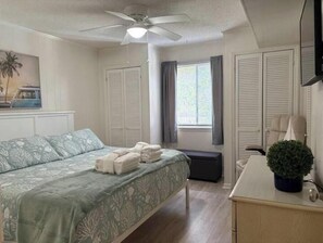 2 bedrooms, iron/ironing board, WiFi, bed sheets