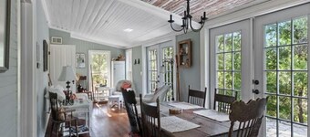 Charming 2-bedroom cottage on the River with 5 acres