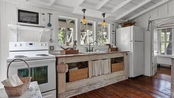 微波炉、烤箱、炉灶