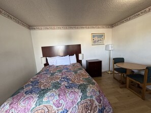 Fer et planche à repasser, accès au Wi-Fi (inclus)