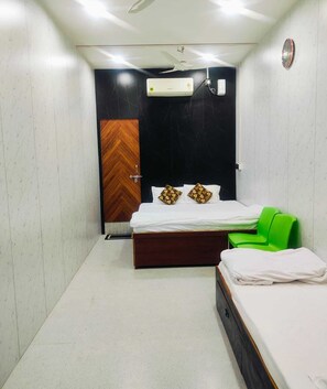 Free WiFi - Shree Niwas Home Stay (Varanasi)
