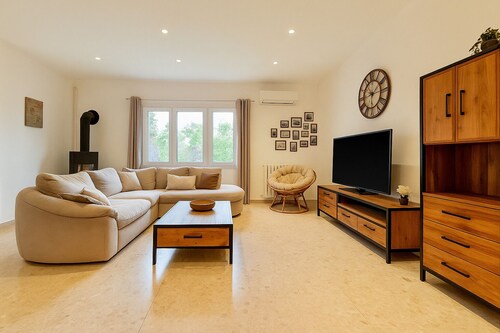 La Nîmoise, Family home with garden