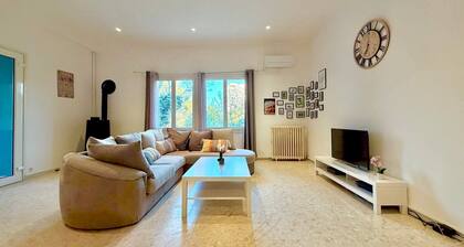 La Nîmoise, Family home with garden