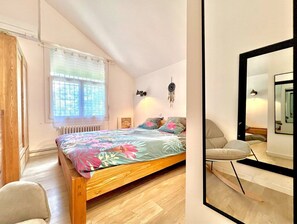 3 chambres, bureau, accès Internet, draps fournis