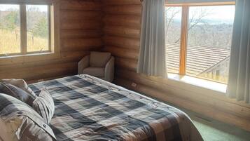 5 bedrooms, iron/ironing board, WiFi, bed sheets