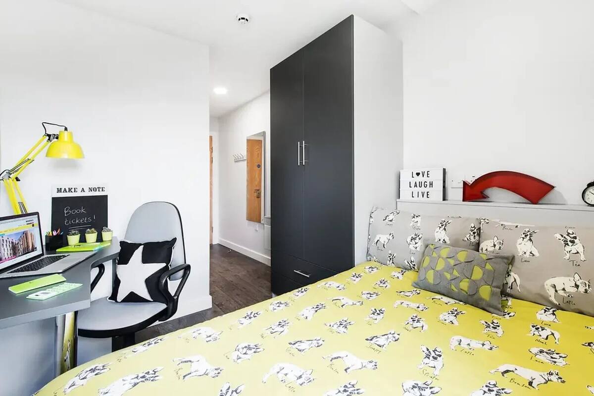 Single Room, Non Smoking | 1 bedroom, blackout drapes, free WiFi