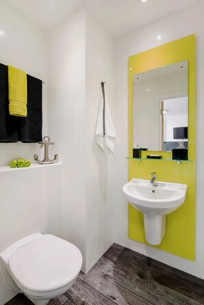 Bathroom - Student Only Austen House (Southampton)