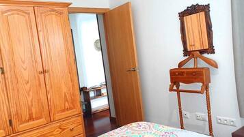 2 bedrooms, iron/ironing board, travel crib, free WiFi