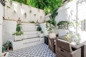 Apartment | 1 bedroom, Internet - Lovely 1 bed Garden Flat - Earl s Court (London)