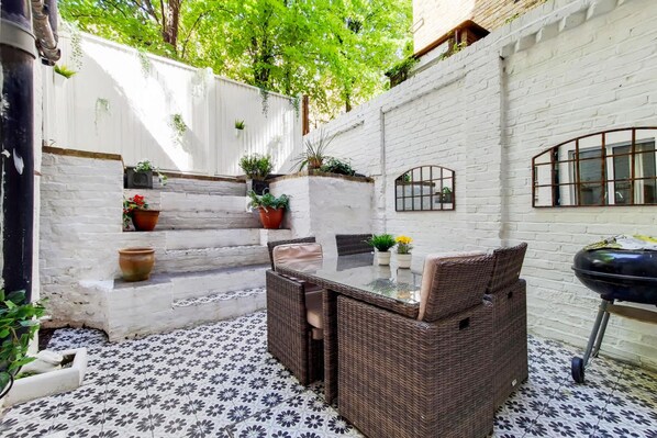 Apartment | 1 bedroom, Internet - Lovely 1 bed Garden Flat - Earl s Court (London)