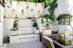 Apartment | 1 bedroom, Internet - Lovely 1 bed Garden Flat - Earl s Court (London)