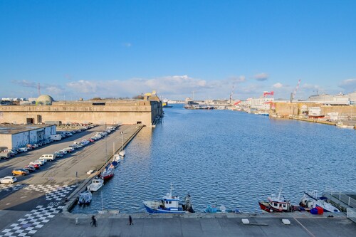 Paquebot - face port - mer - parking