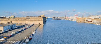 Paquebot - face port - mer - parking
