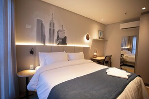 Deluxe Suite | Premium bedding, pillowtop beds, free WiFi, bed sheets