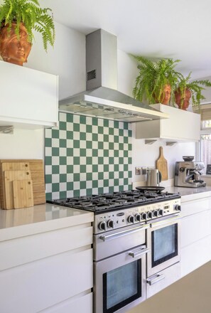 Four, plaque de cuisson, lave-vaisselle