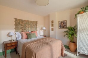 3 bedrooms, iron/ironing board, WiFi, bed sheets - Central Henley Gem – Private, Peaceful, and Perfectly Located (Henley-on-Thames)