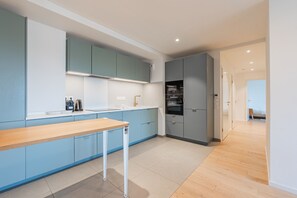 Frigorifero, microonde, forno, lavastoviglie