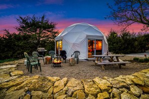 Outdoor dining - King Dome - 1 King Bed, 2 Queen Beds in Loft Accessed by Spiral Staircase (Ashland)