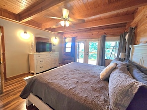 5 bedrooms, free WiFi, bed sheets