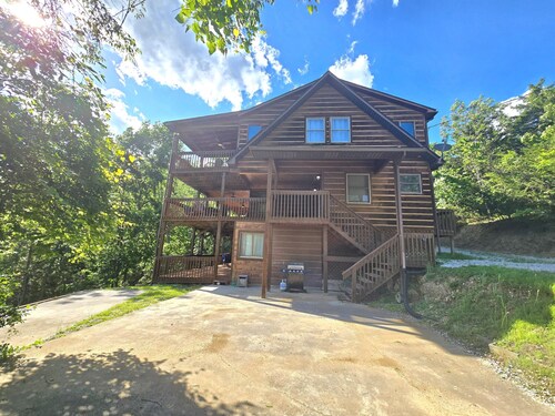 20% Off -On Lake Time, Dock, Hot Tub, Firepit