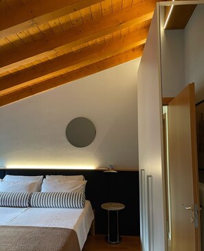 3 slaapkamers, een strijkplank/strijkijzer, reisbedje, gratis wifi