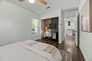 3 chambres, fer et planche à repasser, Wi-Fi, draps fournis