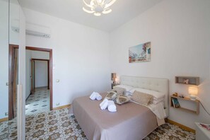 1 bedroom, travel cot, free WiFi, bed sheets
