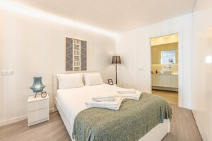 Fer et planche à repasser, accès à Internet, literie fournie